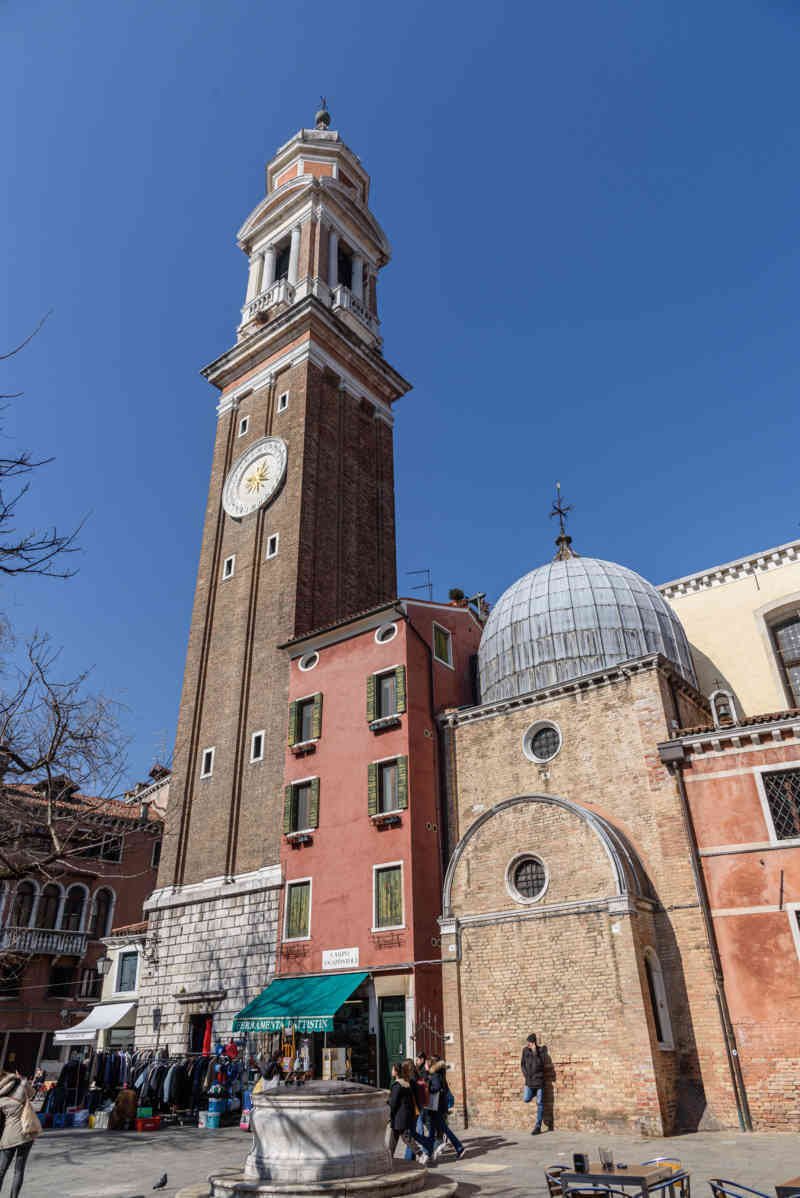 Italia - Venecia 125 - iglesia de los Santos Apóstoles.jpg